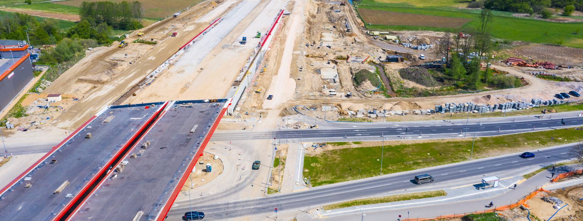 Partenerul tău în construcții, drumuri şi infrastructură